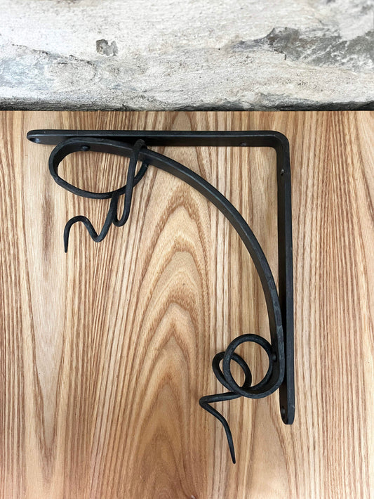 Large Vine Shelf Bracket No. 1
