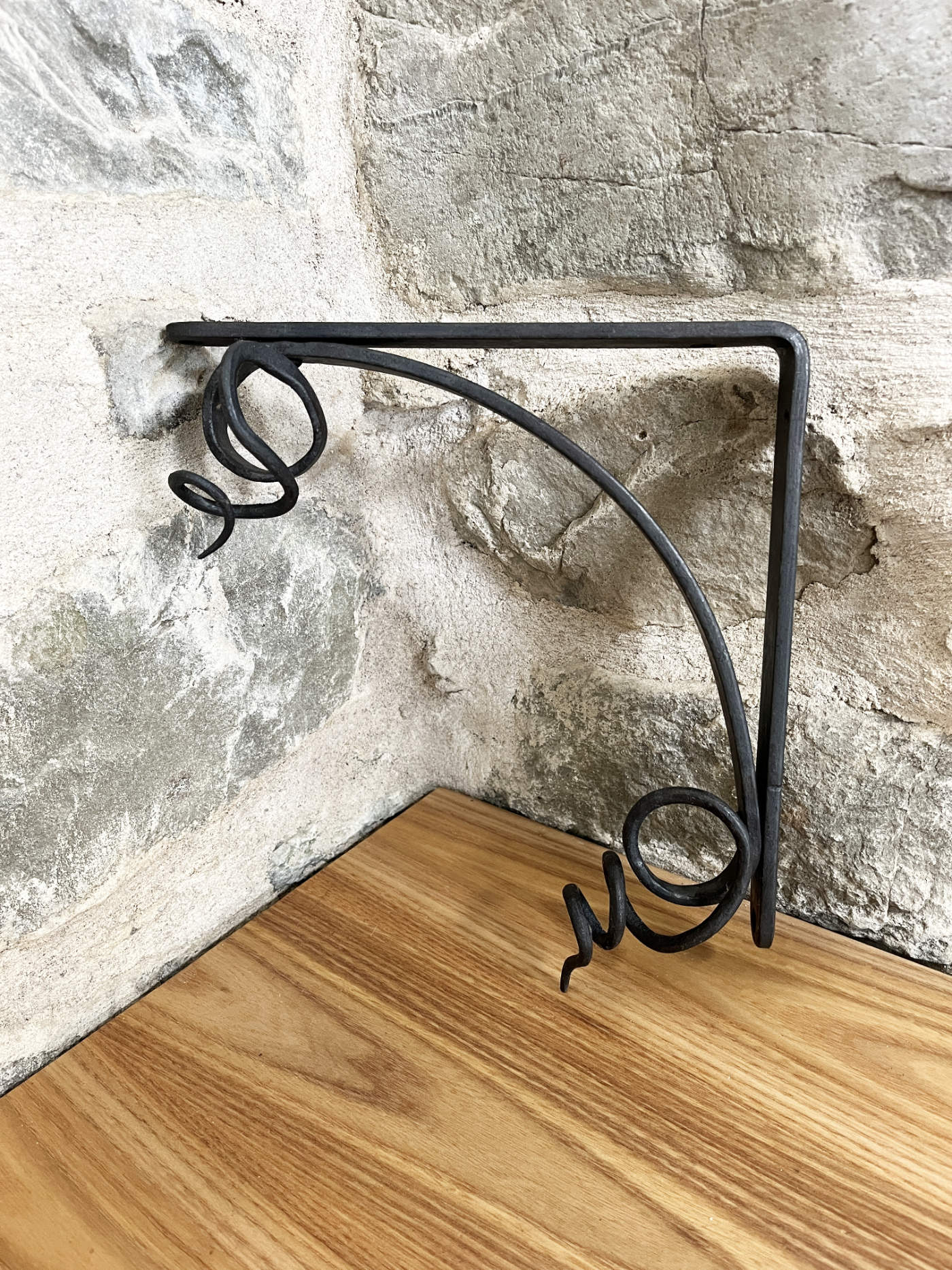 Large Vine Shelf Bracket No. 3