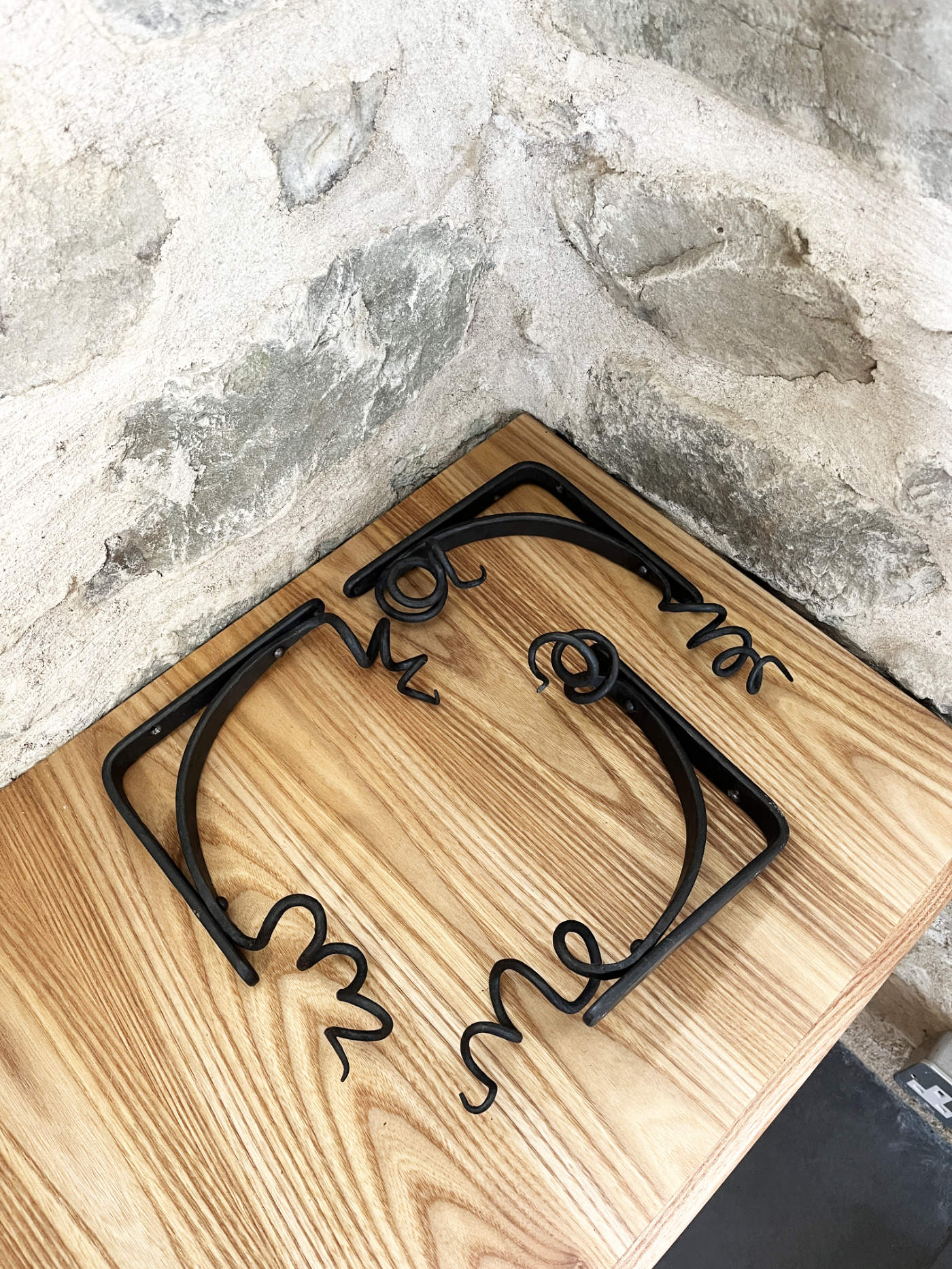 Small Vine Shelf Bracket No. 3