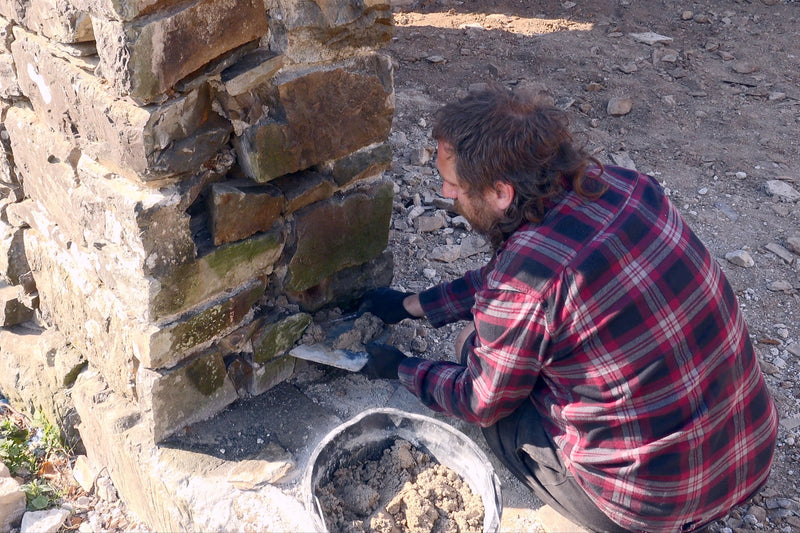 Traditional lime pointing