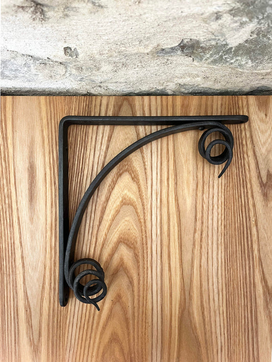 Large Vine Shelf Bracket No. 4