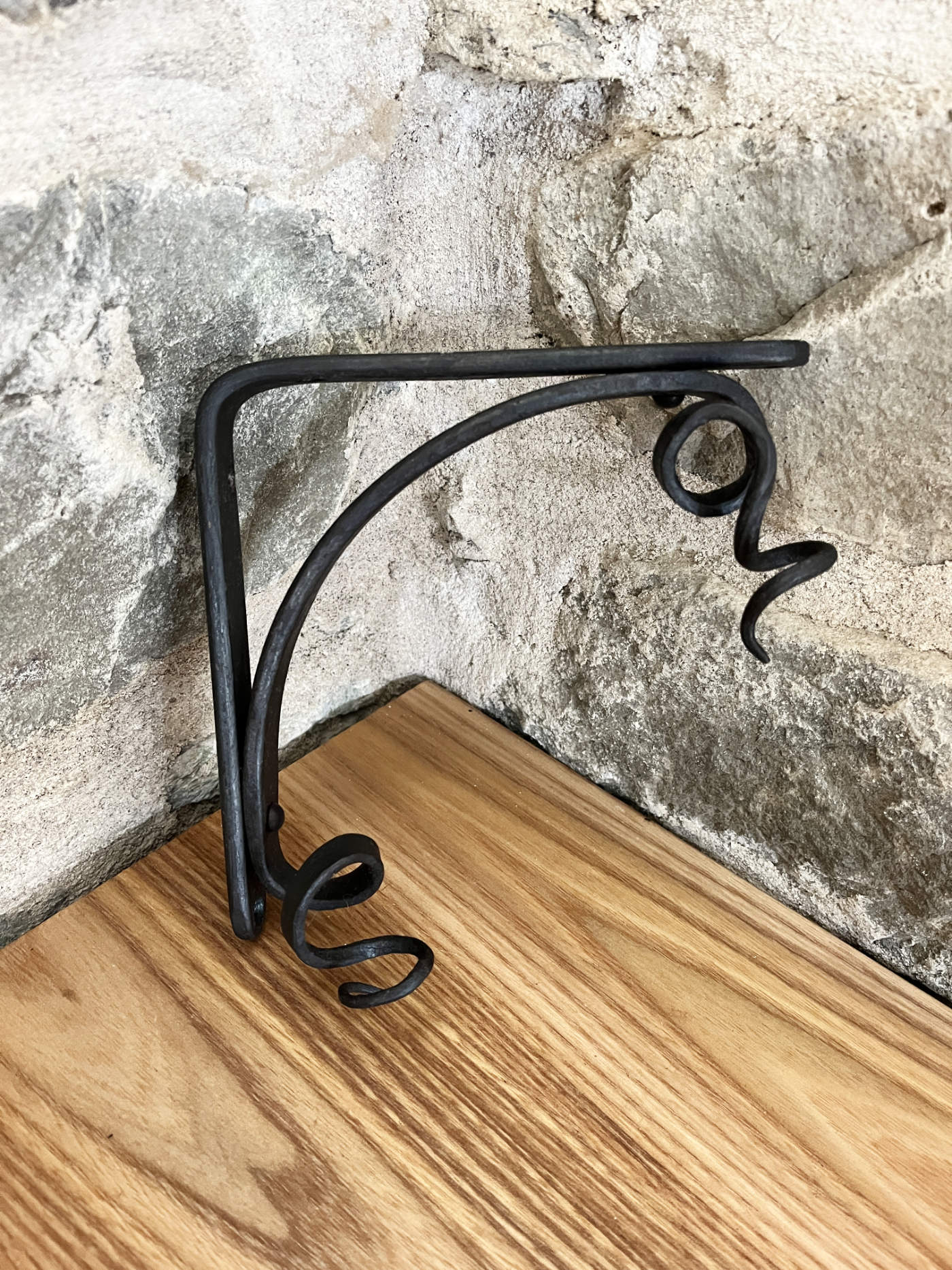 Small Vine Shelf Bracket No. 1