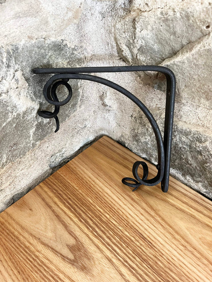 Small Vine Shelf Bracket No. 1