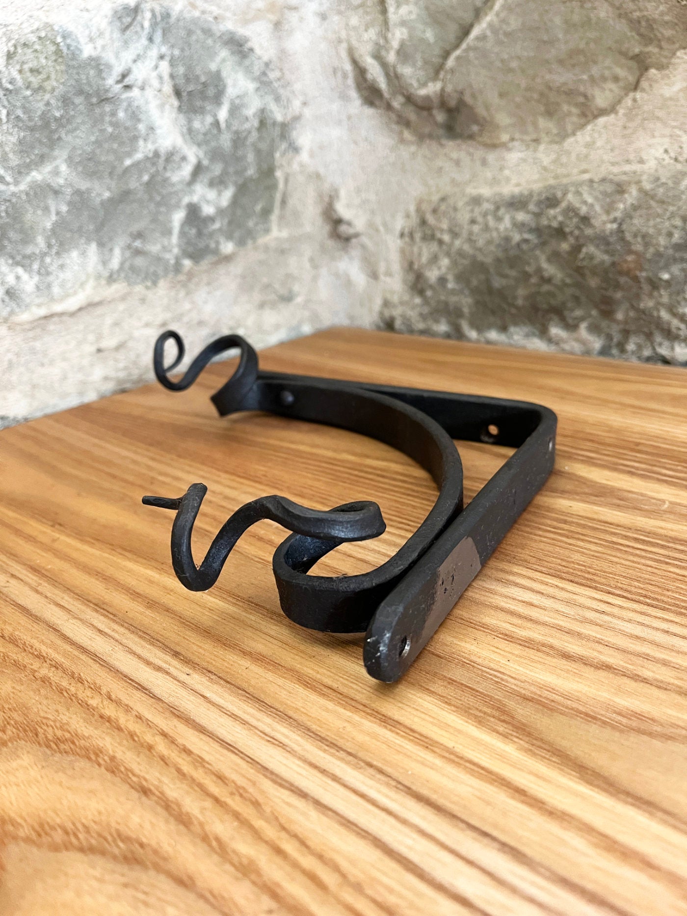 Small Vine Shelf Bracket No. 1