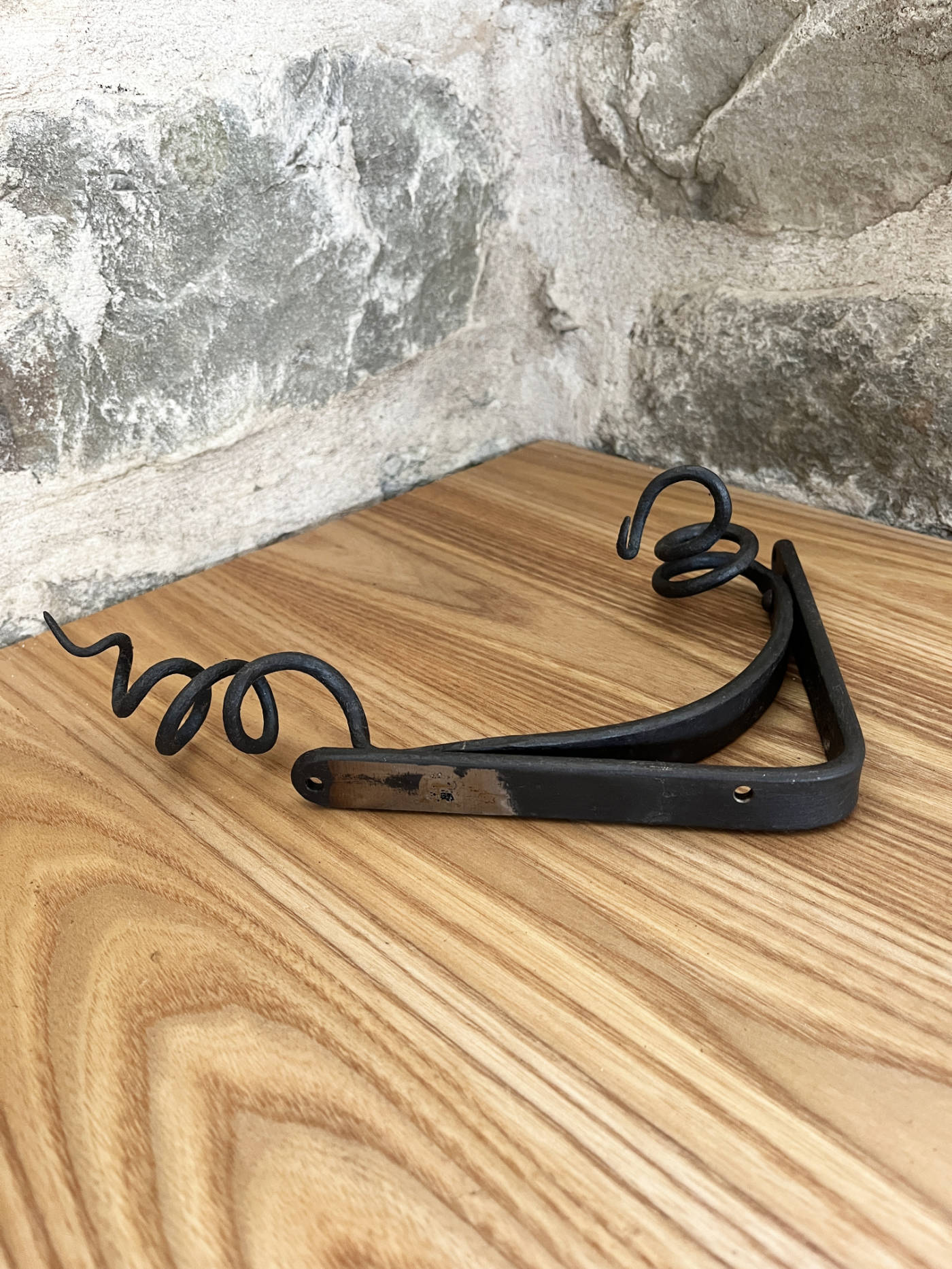Small Vine Shelf Bracket No. 2