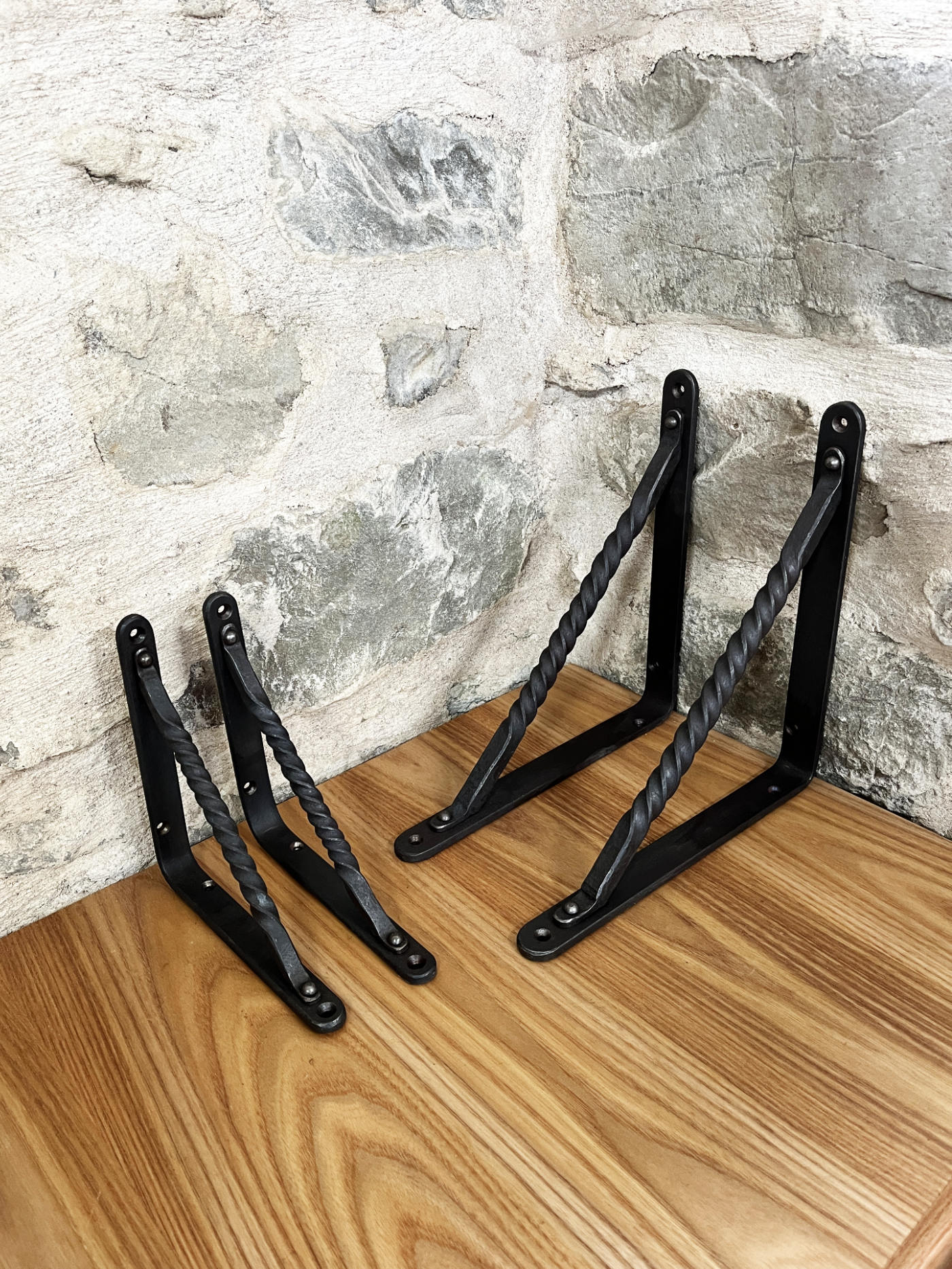 Shelf Brackets - Twist
