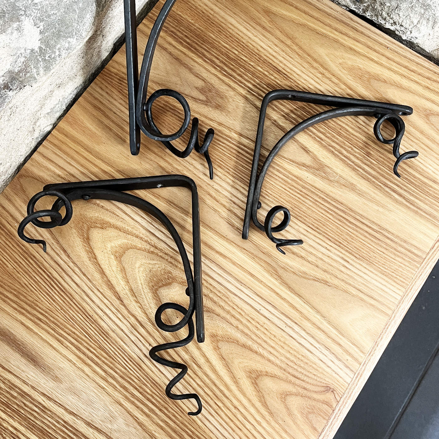 Small Vine Shelf Bracket No. 1