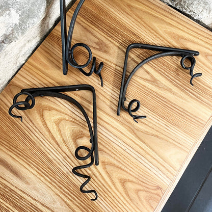 Small Vine Shelf Bracket No. 1