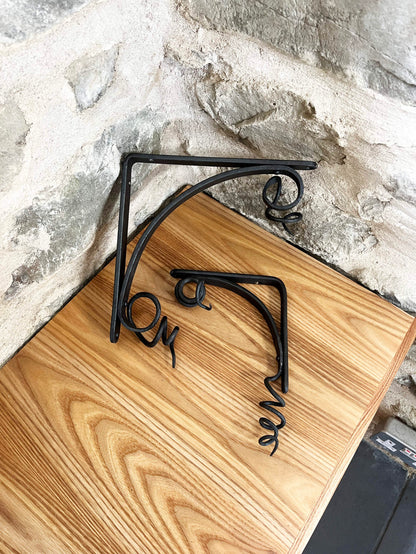 Small Vine Shelf Bracket No. 2