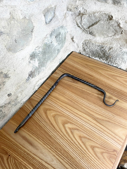 Minimal Twist Plant Hanger